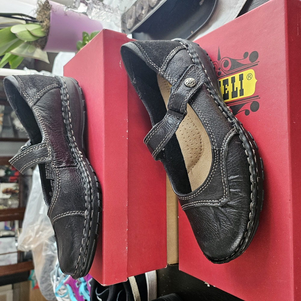 Black Leather Mary Jane Shoes